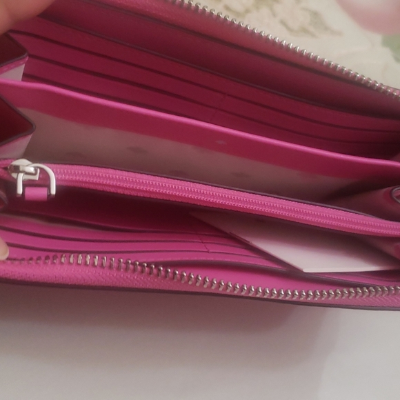 Kate Spade Wallet - Picture 2 of 3